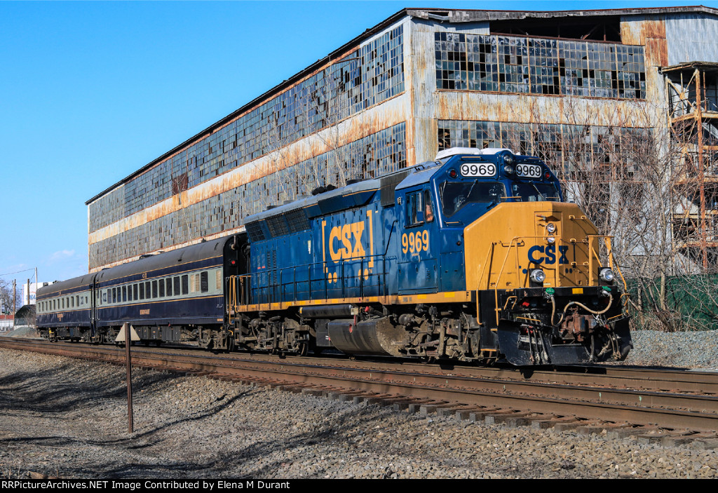 CSX 9969 on W-003